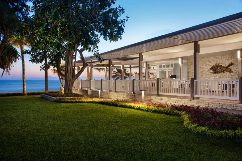 ACANTHUS & CENNET BARUT COLLECTION  5*-74