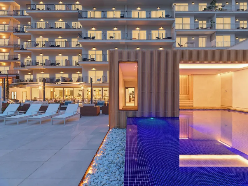 Saratoga Hotel 4*-65