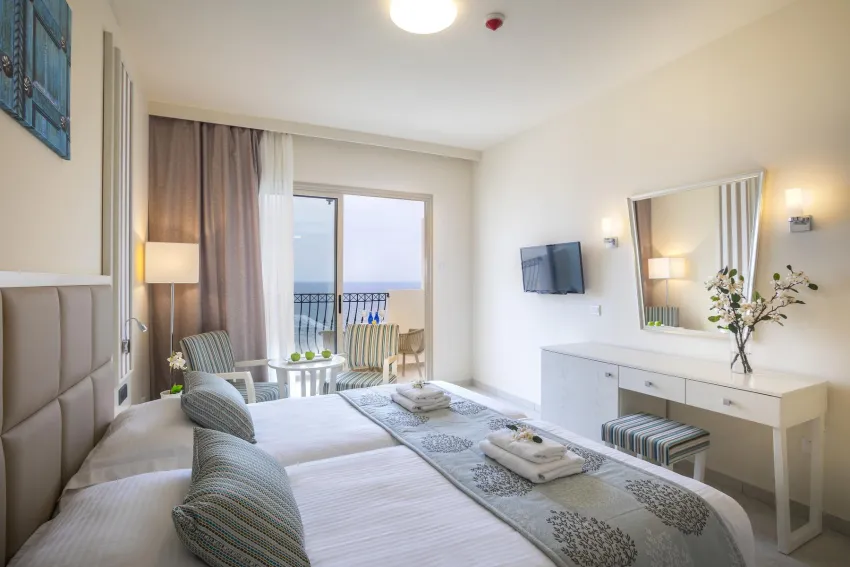 Aquamare Beach Hotel & Spa 4*-8