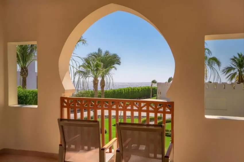 CHARMILLION CLUB RESORT  5*-47