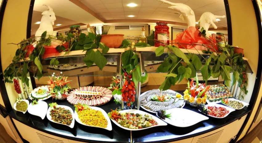 FIRST CLASS HOTEL  5*-19