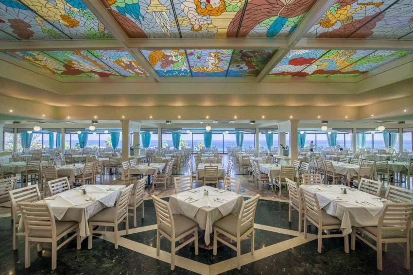 Royal and Imperial Belvedere 4*-47