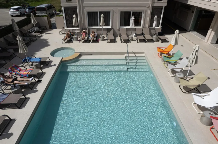 Canadian Hotel 3*-52