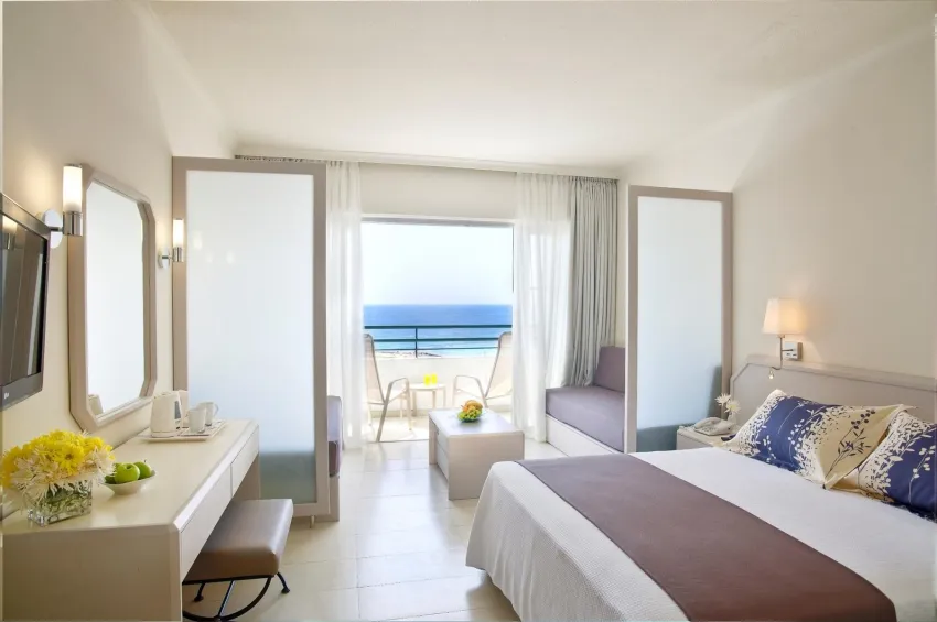 Louis Imperial Beach 5*-3