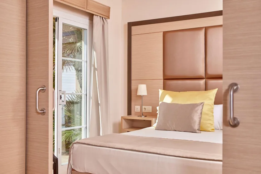 Zafiro Cala Mesquida 4*-6