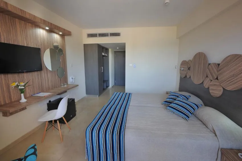 Nelia Beach Hotel 4*-14