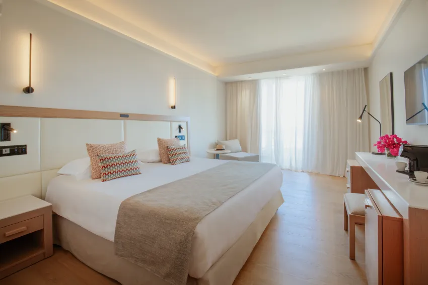 Golden Coast Beach Hotel 4*-9