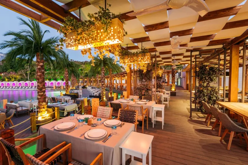 CRATOS PREMIUM HOTEL & CASINO & SPA  5*-47