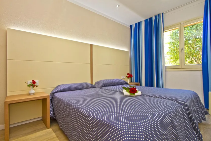 Flora Aparthotel 3*-6