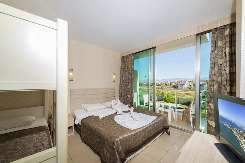 SIDE LOWE HOTEL  4*-4