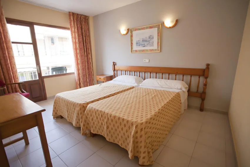 Bona Vista Hostal 1*-3