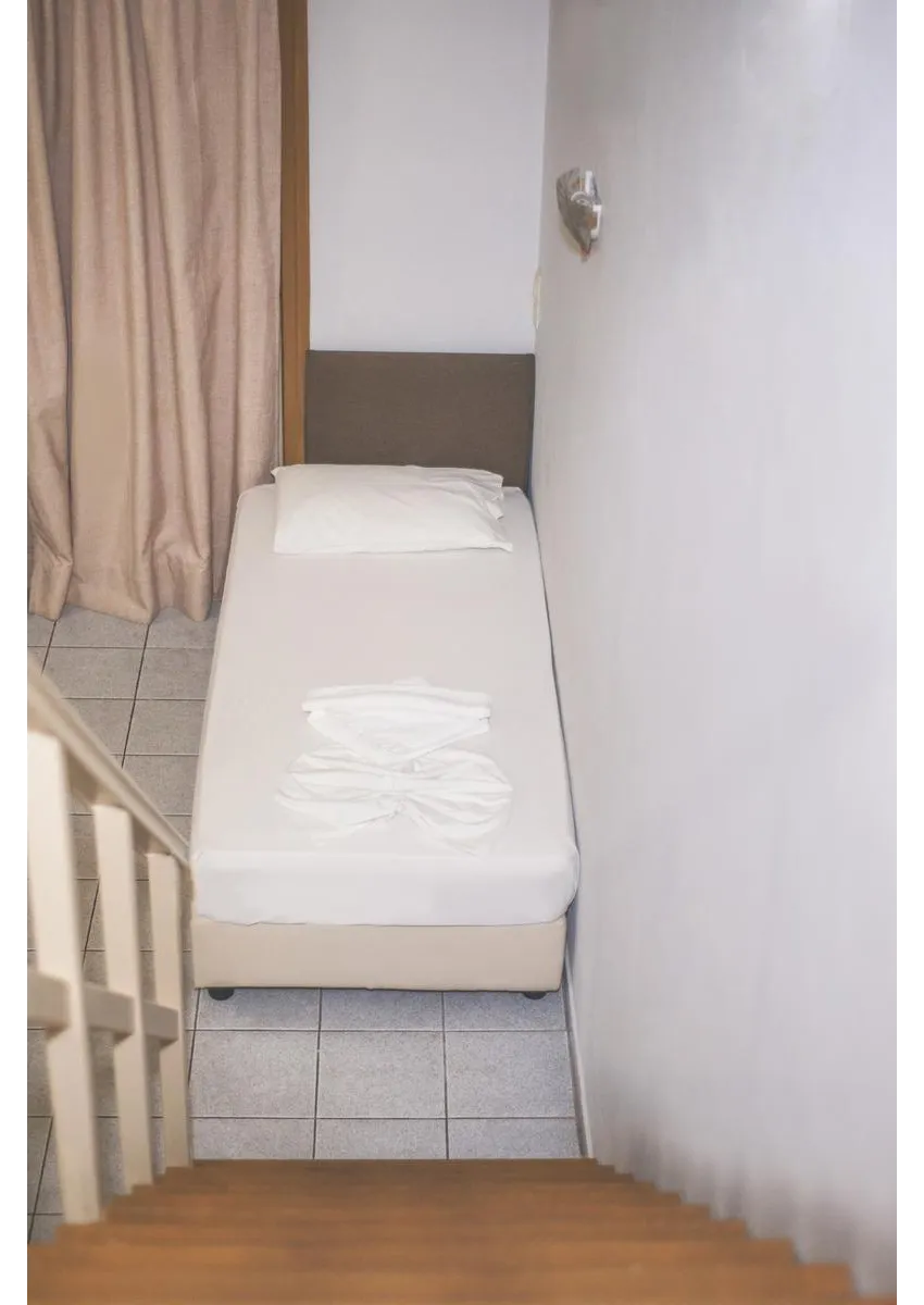 Stefania Studios 3*-15