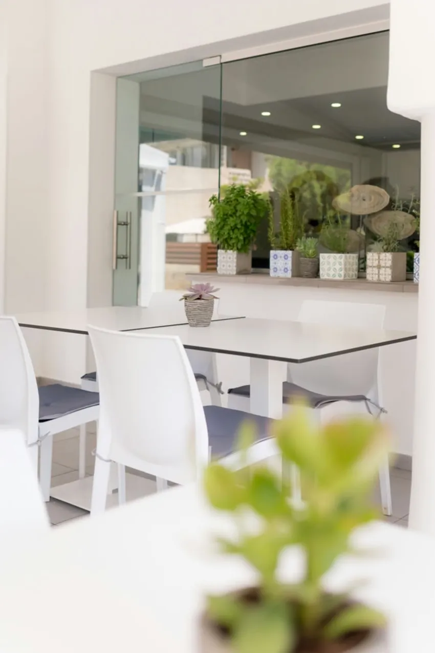 Mikes Kanarium 3*-12