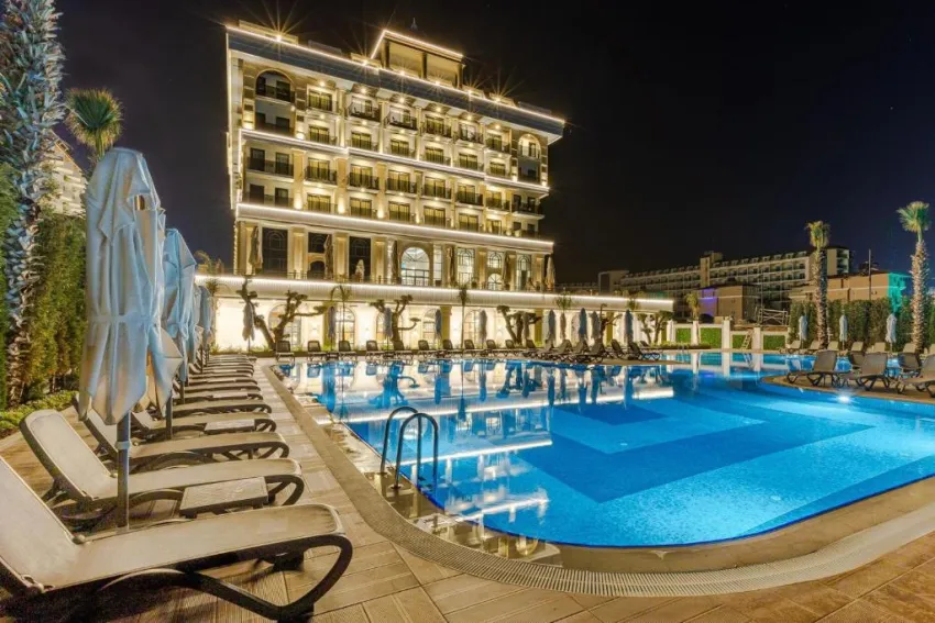 SERENITY QUEEN HOTEL  5*-46