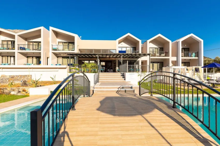 T Hotel Premium Suites 4*-1