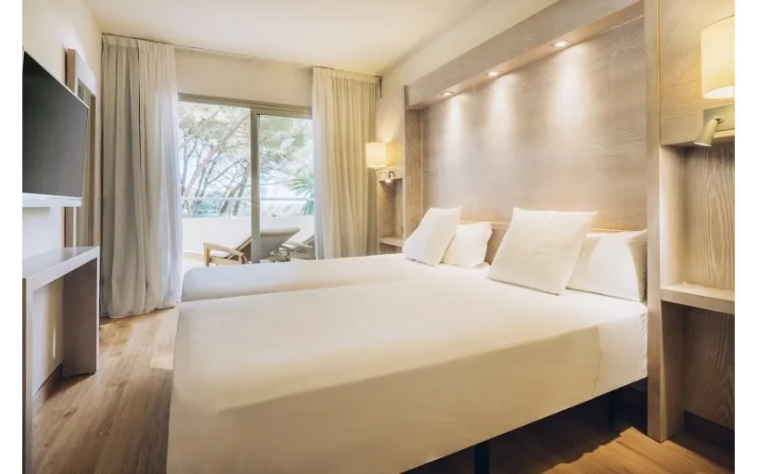 Iberostar Waves Pinos Park 4*-6