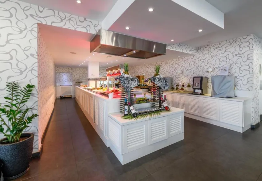 Tasia Maris Oasis 3*-16