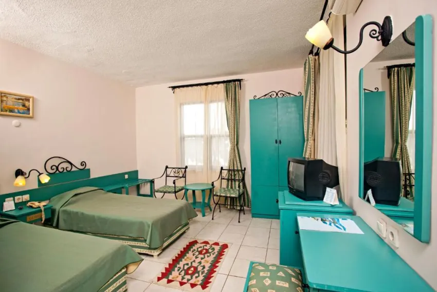 CLUB TITAN HOTEL  4*-2