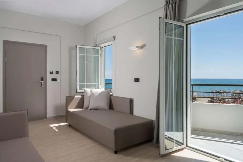 Mare Blue and Suites 4*-7