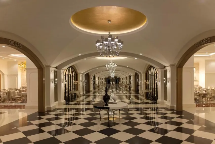 Delphin Imperial 5*-15