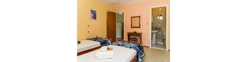 Roussas Studios and Apartments 2*-4