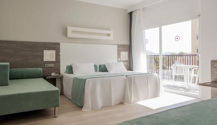 FERGUS Bermudas 4*-22