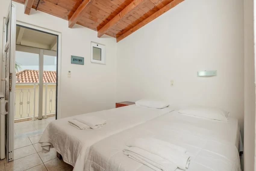 Canadian Hotel 3*-50