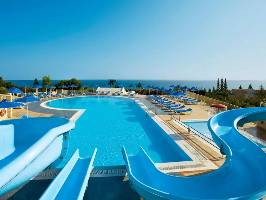 Grand Hotel Holiday Resort 4*-1