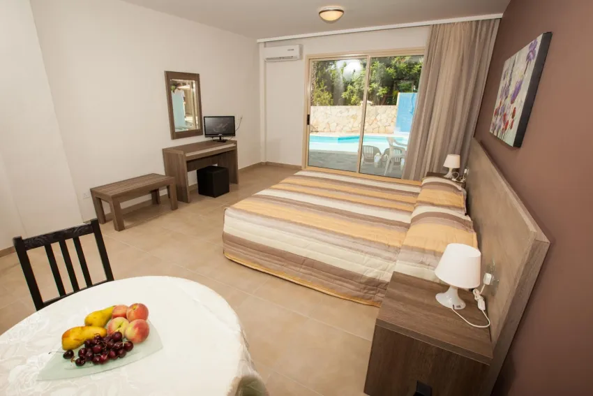 Crystallo Apartments 2*-9