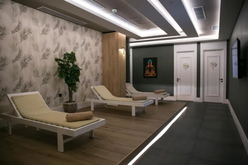 SAILORS BEACH CLUB  5*-12