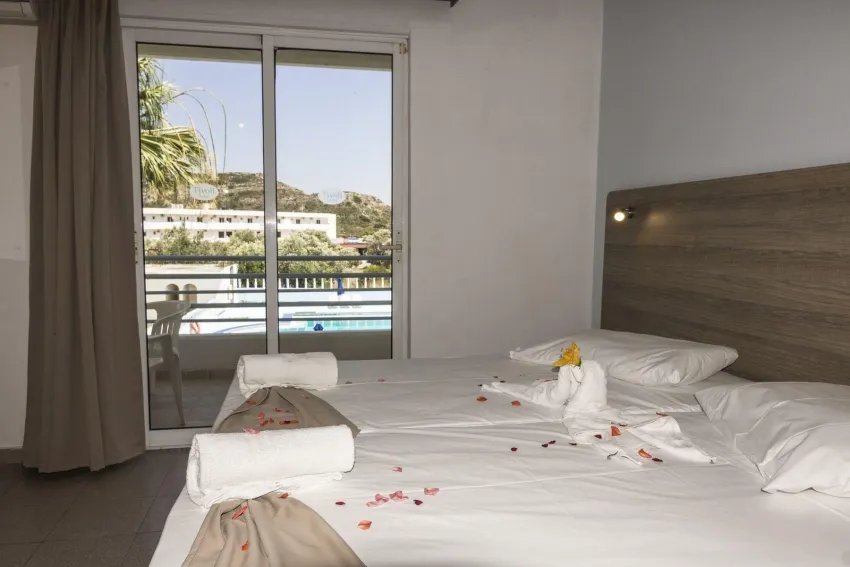 Tivoli Hotel and Apartments 3*-25