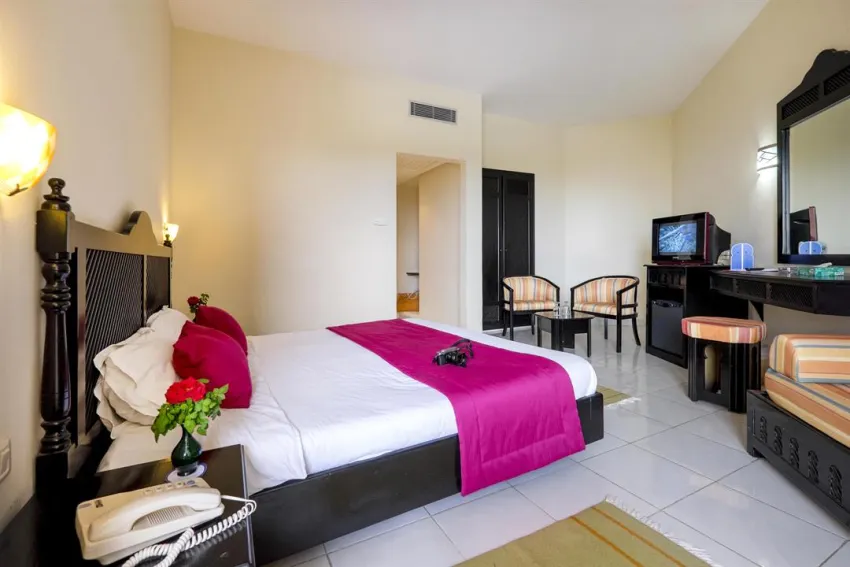 HOUDA YASMINE HAMMAMET  4*-5