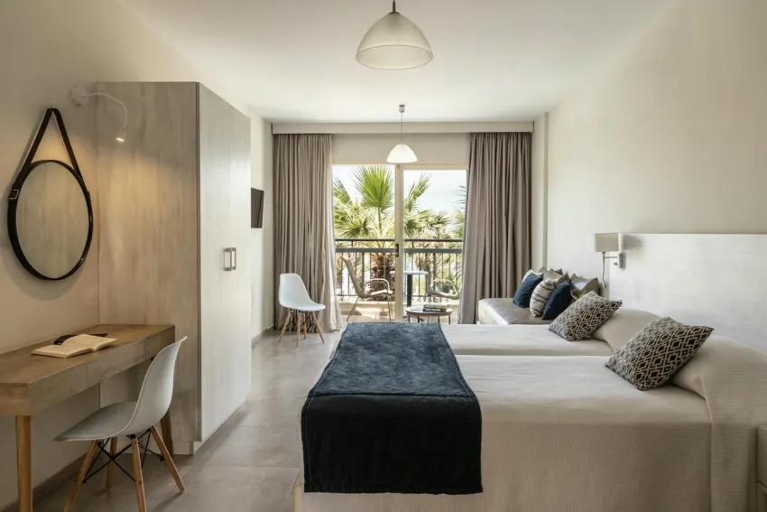 Louis Paphos Breeze 4*-27