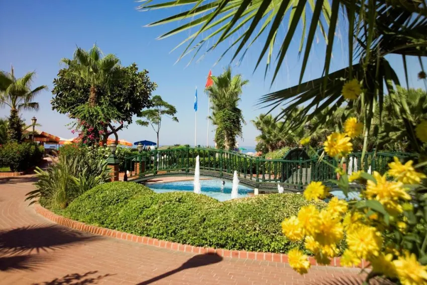 RIVIERA HOTEL & SPA  4*-11