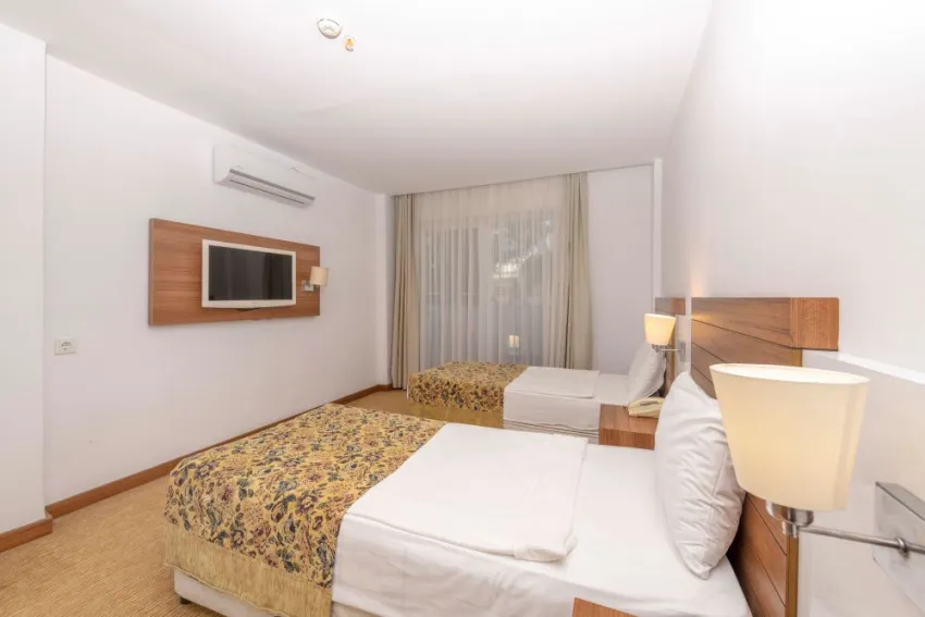 ARMAS GUL BEACH  4*-7