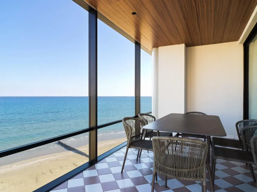 LIV Mackenzie Beach Suites Adults Only 4*-16