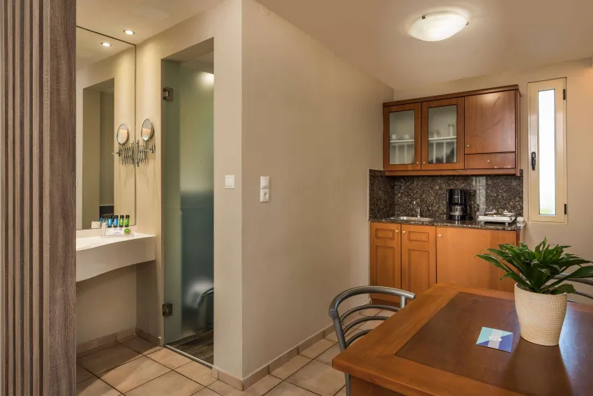 Elotis Suites 3*-13