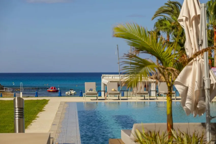 Chrysomare Beach Hotel and Resort 5*-10