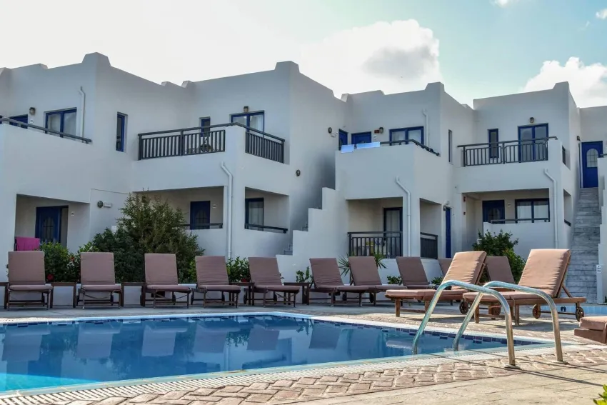 Yria Beach Hotel 4*-5