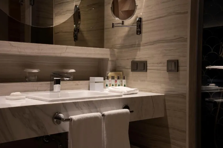 ACANTHUS & CENNET BARUT COLLECTION  5*-15