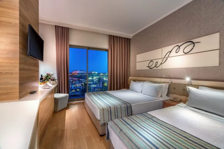 Orfeus Queen Hotel 4*-5