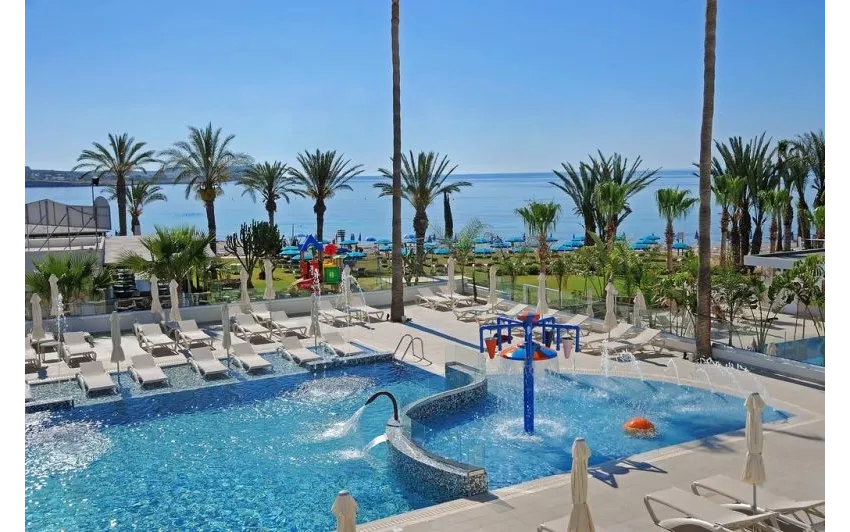 Nelia Beach Hotel 4*-1