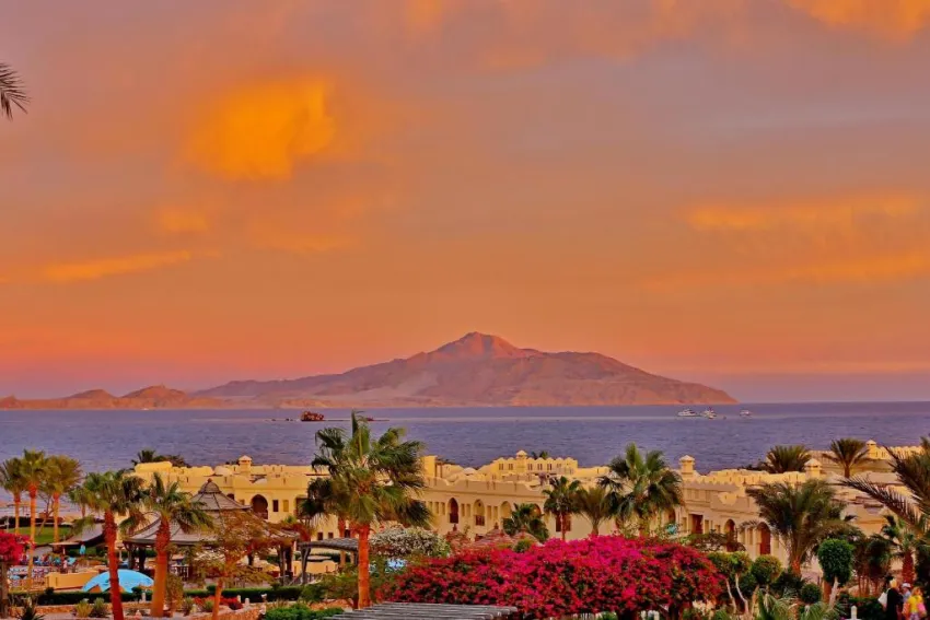 CHARMILLION CLUB RESORT  5*-13
