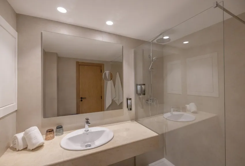 HM Isabela – Adults Only 4*-15