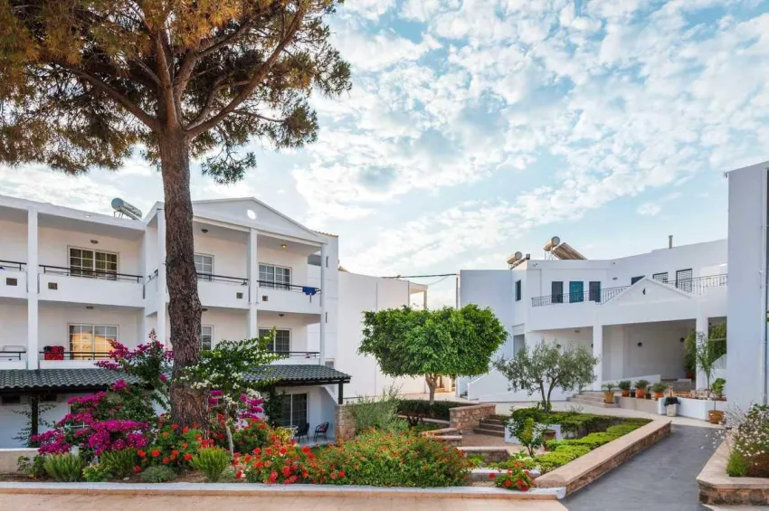 Elvita Beach Hotel 3*-1