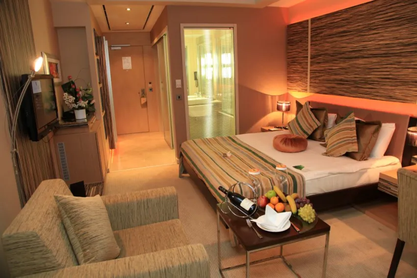 CRATOS PREMIUM HOTEL & CASINO & SPA  5*-88