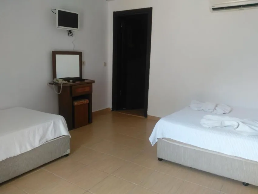 UGUR BEACH HOTEL  3*-3