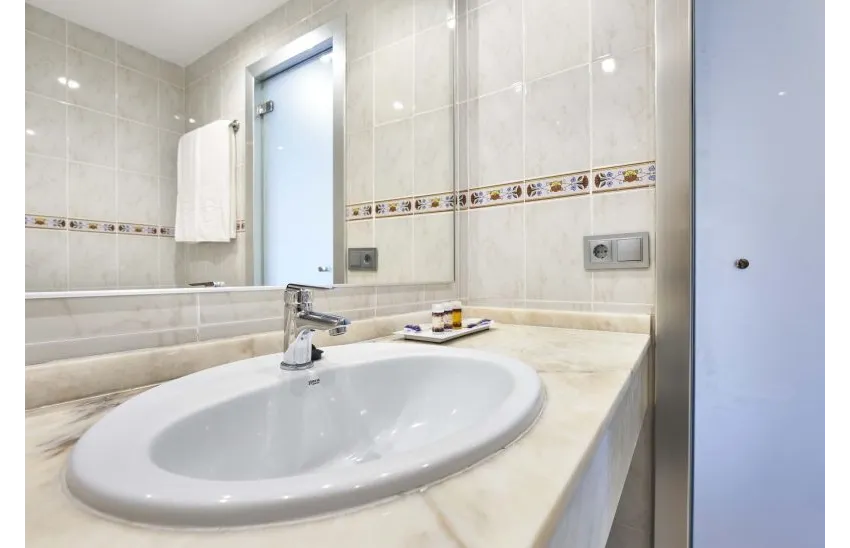 Globales Torrenova Adults Only 3*-10