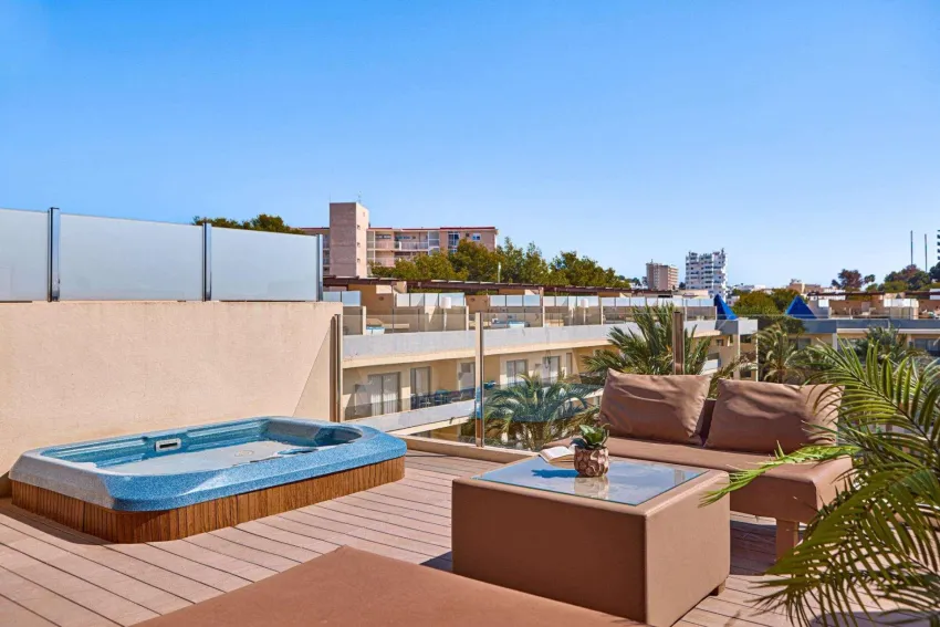 Zafiro Palmanova -29