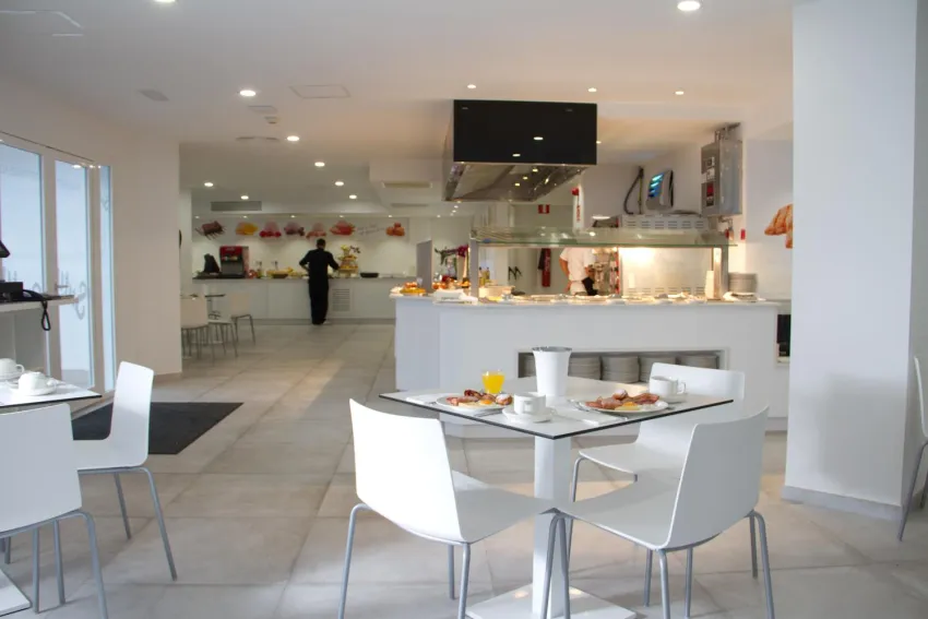 Hotel Triton Beach 4*-92